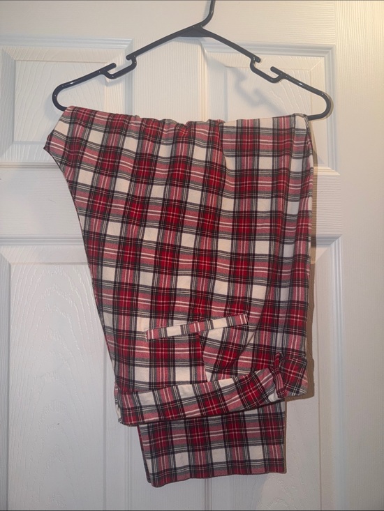 Old Navy Pants - Old Navy Red and White Plaid Jogger Pants